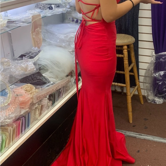 Gorgeous formal Dress, used once. - Picture 2 of 3